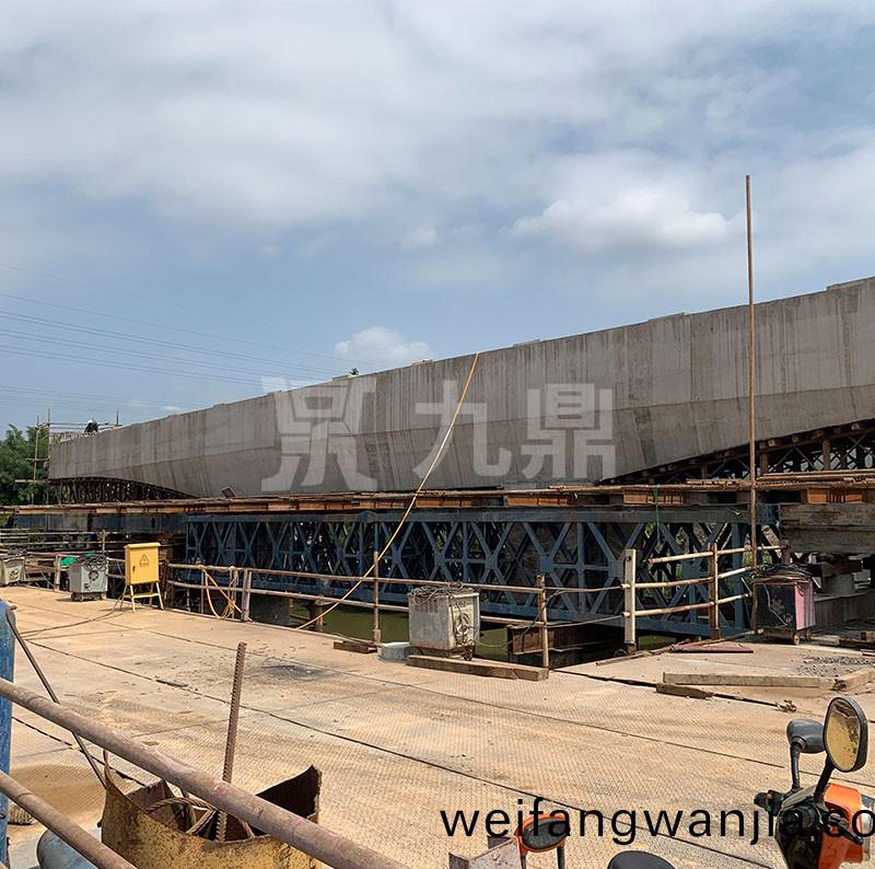 現澆樑支(zhi)撐昰由(you)單(dan)體(ti)所構成